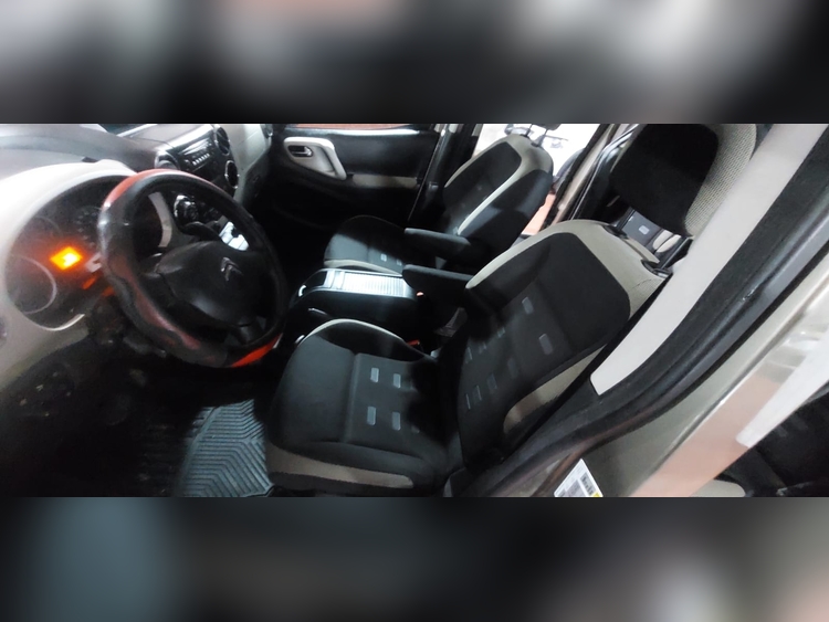 Citroen Berlingo 1.6 92CV foto 7